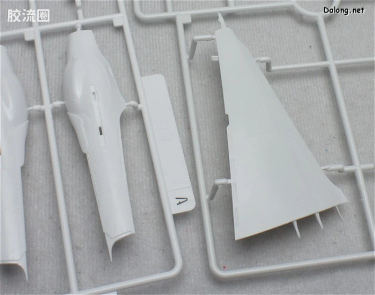 寿屋综合拼装模型系列 斑鸠 飞铁块 银鸡 白 - 图片